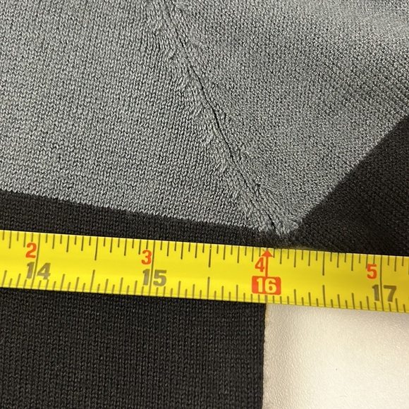 Carol Rose Colour Block Mod Sweater - Picture 4 of 8